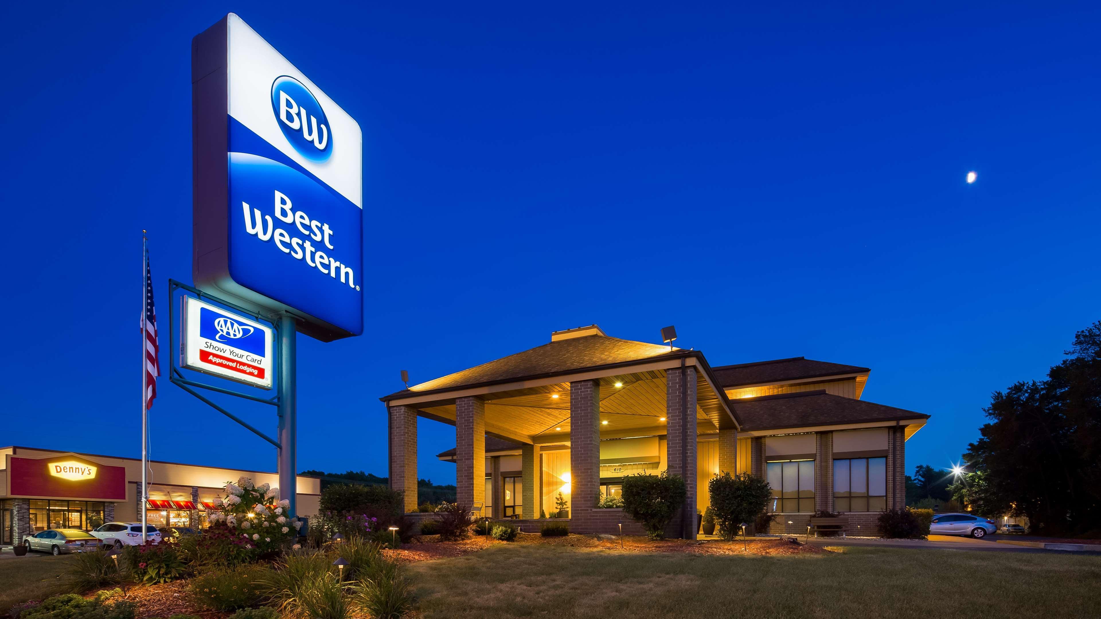Best Western Ambassador Inn & Suites Wisconsin Dells Exterior foto